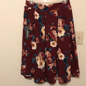 Summer Flowery Burgundy Midi Skirt (NWT) 🌸🌼